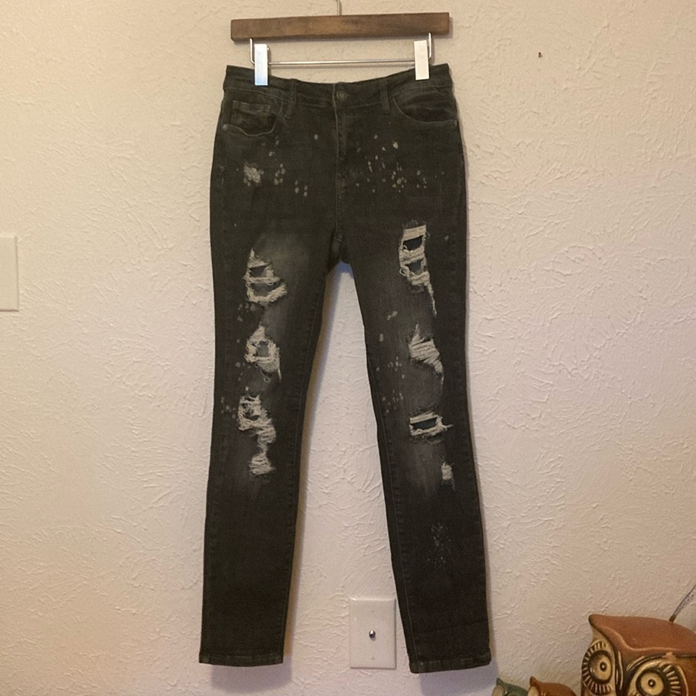 Judy Blue Distressed Splatter Paint Boyfriend Fit